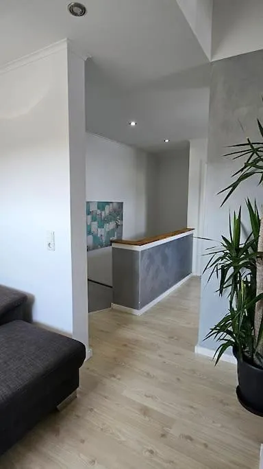 Casa 8070 Ingolstadt Donau Am Auwaldsee An Der A9 - Stilvolle Maisonette-Wohnung 91Qm 4 Zimmer Ideal Fuer Gruppen Familien Geschaeftsreisende Fuer 1-9 Personen Inklusive Wlan Netflix Waiputv Kaffee Tee & Kostenloser Parkplatz Am Haus 0*,