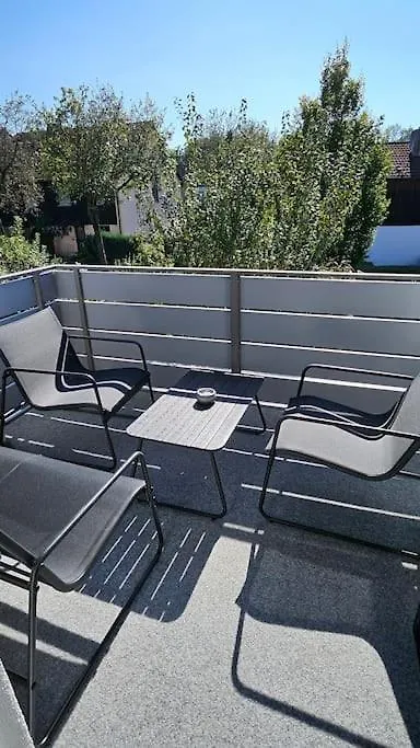 Casa 8070 Ingolstadt Donau Am Auwaldsee An Der A9 - Stilvolle Maisonette-Wohnung 91Qm 4 Zimmer Ideal Fuer Gruppen Familien Geschaeftsreisende Fuer 1-9 Personen Inklusive Wlan Netflix Waiputv Kaffee Tee & Kostenloser Parkplatz Am Haus Germany