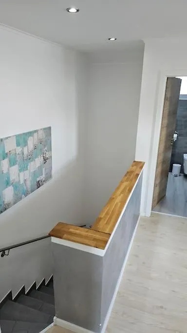 Casa 8070 Ingolstadt Donau Am Auwaldsee An Der A9 - Stilvolle Maisonette-Wohnung 91Qm 4 Zimmer Ideal Fuer Gruppen Familien Geschaeftsreisende Fuer 1-9 Personen Inklusive Wlan Netflix Waiputv Kaffee Tee & Kostenloser Parkplatz Am Haus