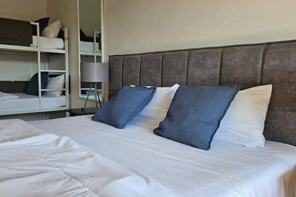 Casa 8070 Ingolstadt Donau Am Auwaldsee An Der A9 - Stilvolle Maisonette-Wohnung 91Qm 4 Zimmer Ideal Fuer Gruppen Familien Geschaeftsreisende Fuer 1-9 Personen Inklusive Wlan Netflix Waiputv Kaffee Tee & Kostenloser Parkplatz Am Haus Apartment
