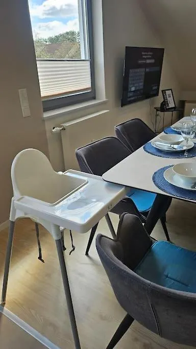 Apartment Casa 8070 Ingolstadt Donau Am Auwaldsee An Der A9 - Stilvolle Maisonette-Wohnung 91Qm 4 Zimmer Ideal Fuer Gruppen Familien Geschaeftsreisende Fuer 1-9 Personen Inklusive Wlan Netflix Waiputv Kaffee Tee & Kostenloser Parkplatz Am Haus