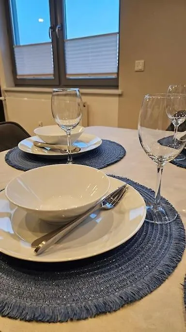 Apartment Casa 8070 Ingolstadt Donau Am Auwaldsee An Der A9 - Stilvolle Maisonette-Wohnung 91Qm 4 Zimmer Ideal Fuer Gruppen Familien Geschaeftsreisende Fuer 1-9 Personen Inklusive Wlan Netflix Waiputv Kaffee Tee & Kostenloser Parkplatz Am Haus