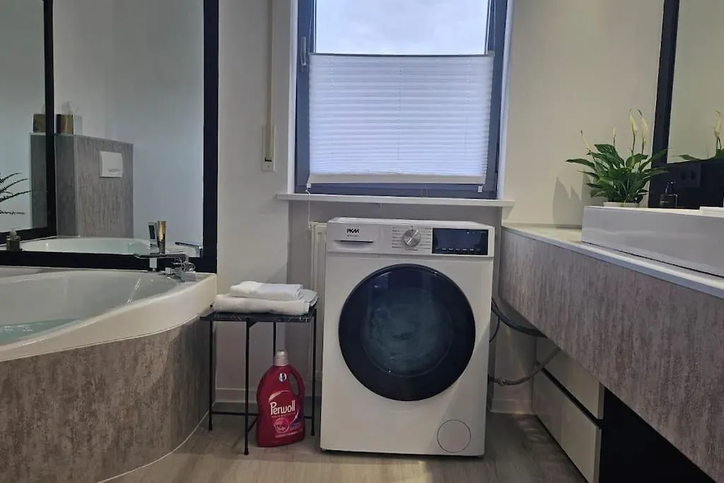 Casa 8070 Ingolstadt Donau Am Auwaldsee An Der A9 - Stilvolle Maisonette-Wohnung 91Qm 4 Zimmer Ideal Fuer Gruppen Familien Geschaeftsreisende Fuer 1-9 Personen Inklusive Wlan Netflix Waiputv Kaffee Tee & Kostenloser Parkplatz Am Haus Apartment