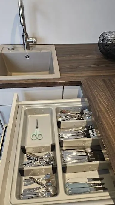 Apartment Casa 8070 Ingolstadt Donau Am Auwaldsee An Der A9 - Stilvolle Maisonette-Wohnung 91Qm 4 Zimmer Ideal Fuer Gruppen Familien Geschaeftsreisende Fuer 1-9 Personen Inklusive Wlan Netflix Waiputv Kaffee Tee & Kostenloser Parkplatz Am Haus Germany