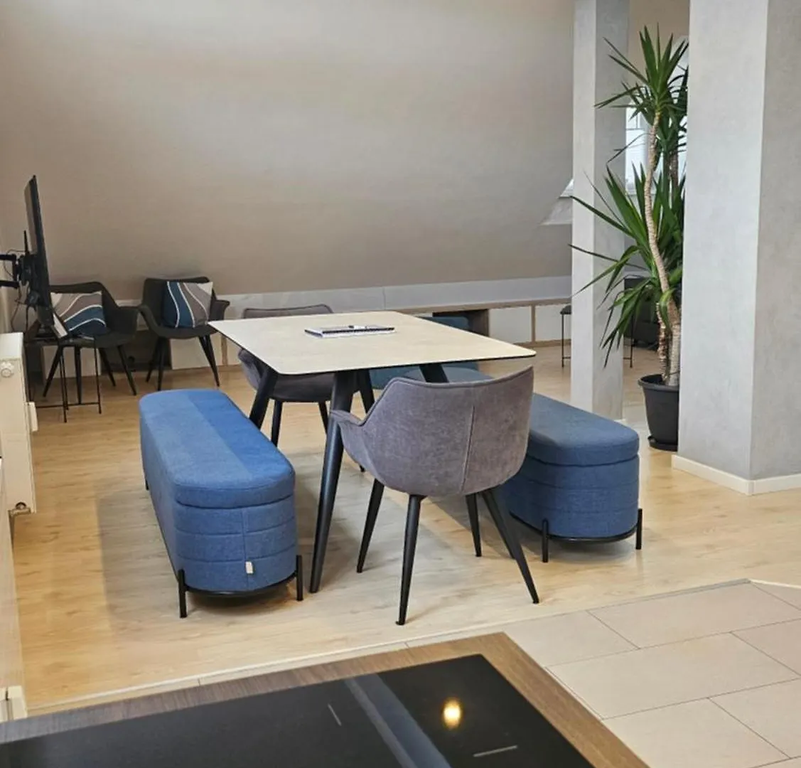 Apartment Casa 8070 Ingolstadt Donau Am Auwaldsee An Der A9 - Stilvolle Maisonette-Wohnung 91Qm 4 Zimmer Ideal Fuer Gruppen Familien Geschaeftsreisende Fuer 1-9 Personen Inklusive Wlan Netflix Waiputv Kaffee Tee & Kostenloser Parkplatz Am Haus