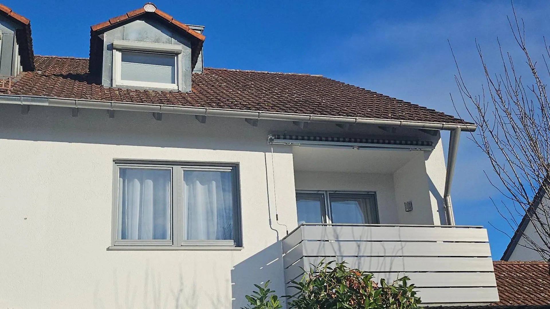 Casa 8070 Ingolstadt Donau Am Auwaldsee An Der A9 - Stilvolle Maisonette-Wohnung 91Qm 4 Zimmer Ideal Fuer Gruppen Familien Geschaeftsreisende Fuer 1-9 Personen Inklusive Wlan Netflix Waiputv Kaffee Tee & Kostenloser Parkplatz Am Haus Germany